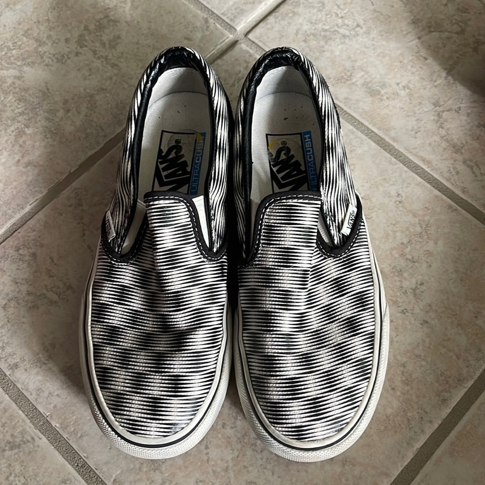 Vans UltraCush Black and White